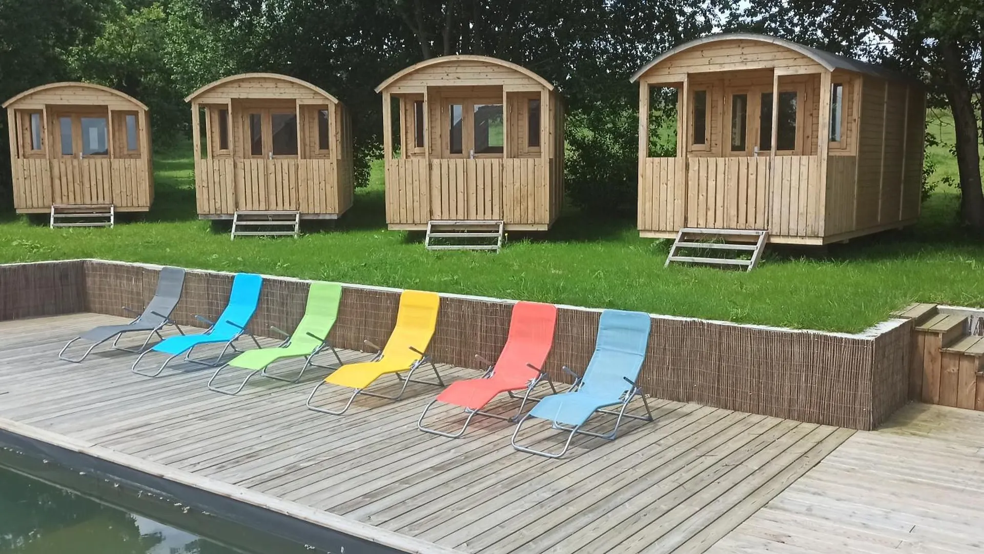 Holiday home Maison 12 Couchages, Roulottes Et Piscine Naturelle Laurenan France