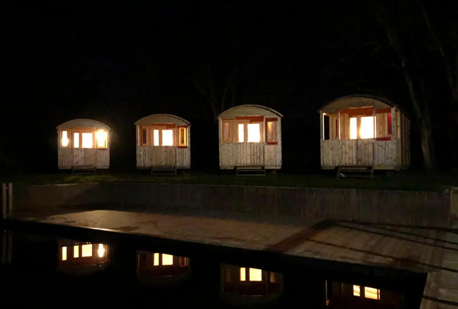 Holiday home Maison 12 Couchages, Roulottes Et Piscine Naturelle Laurenan